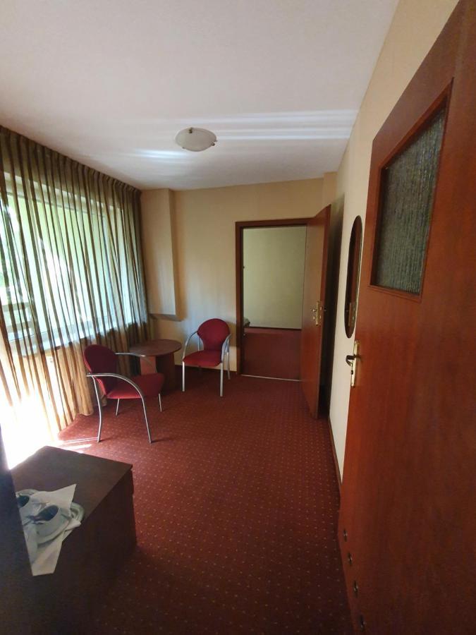 Hotel Graf Łask Dış mekan fotoğraf